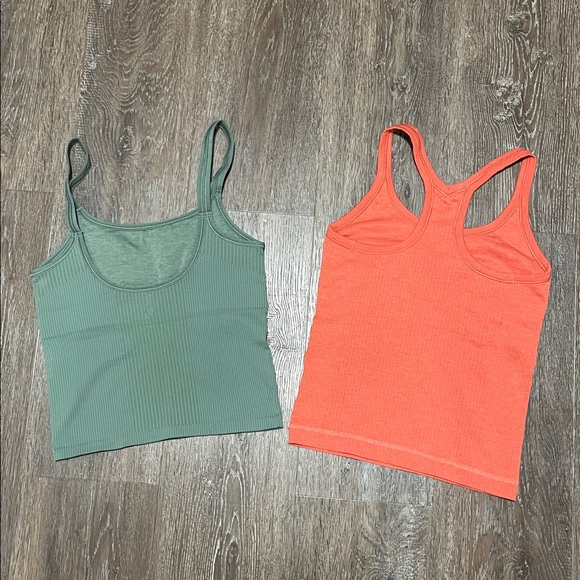 NWOT Lululemon Matching Bundle. Size Tops 4/Bottom 2 - Picture 4 of 12